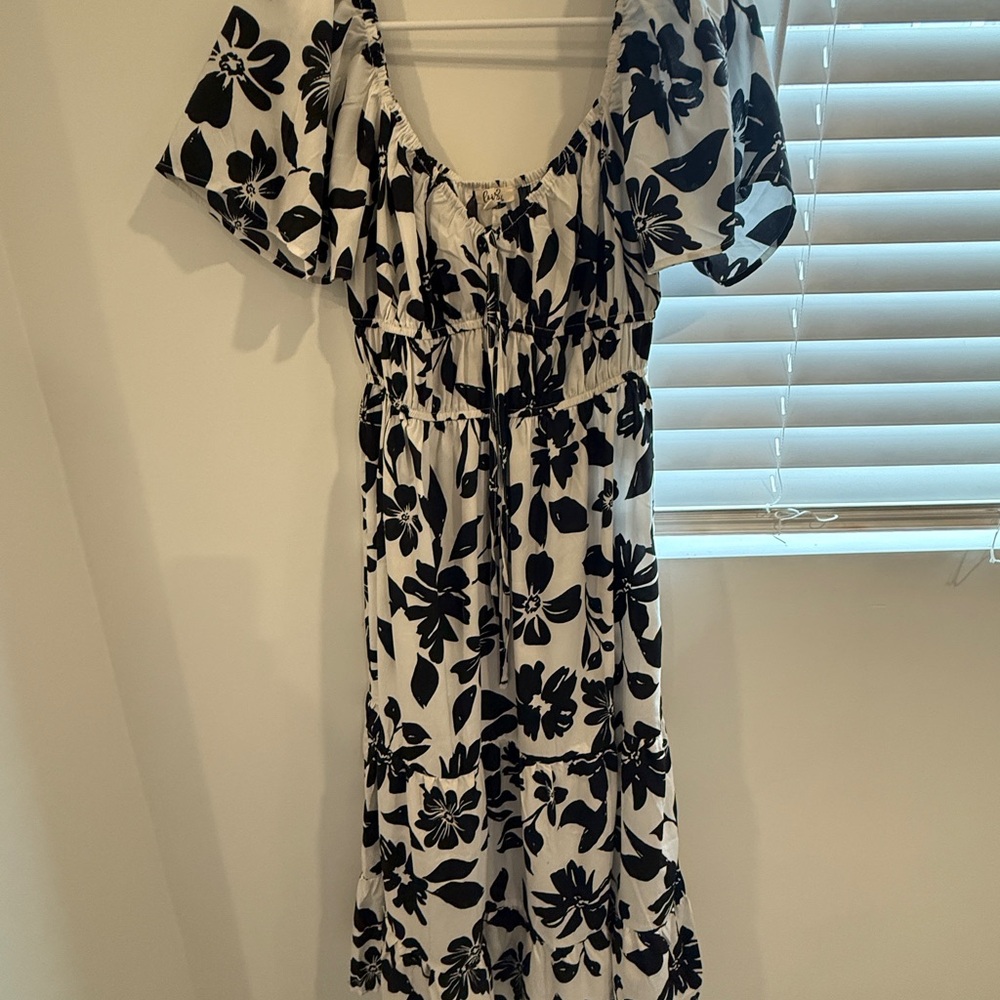Black & White Floral Midi Dress - Lightweight Summer Style